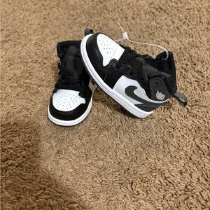 Nike Kids Black and White Sneakers